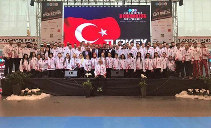 Kick Boks Milli Takımı'ndan 22 madalya