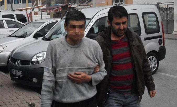 Annesini 40 yerinden bıçaklamış