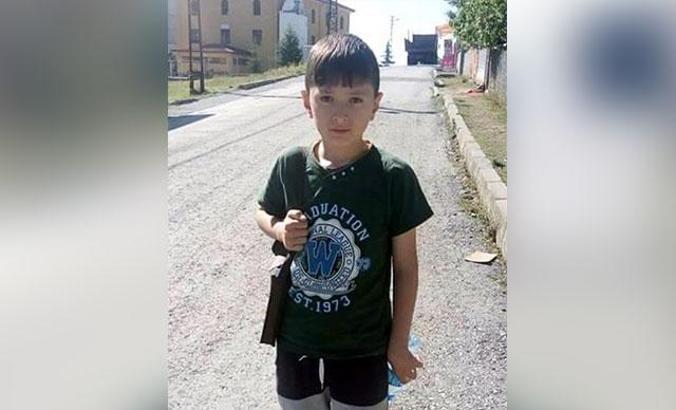 Yaralı kediyi eve götürürken polis aracının çarptığı Ömer kurtarılamadı