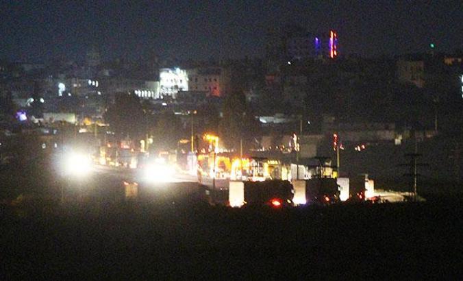 Türkiye sınırındaki Suriye'nin Kamışlı kentinde askeri konvoy