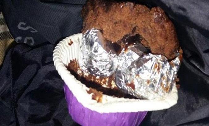 Kek içinde uyuşturucu sevkiyatı polise takıldı