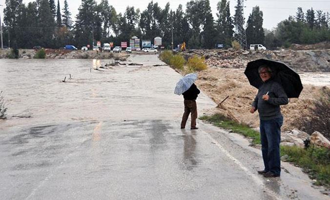 Antalya Valiliği: Antalya'da okullar tatil haberi doğru değil