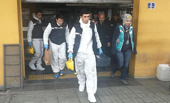 Metronun önüne atlayarak intihar etti