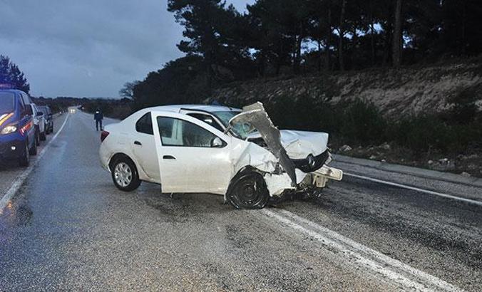 Bayramiç’te trafik kazası: 3 yaralı