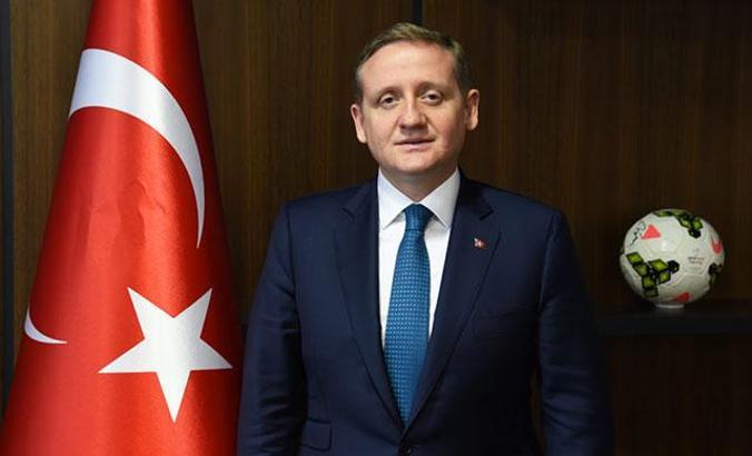 Göksel Gümüşdağ: "Galatasaray üyeliğimi sonlandırıyorum"