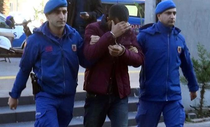 Çaldığı kepçeyi boyayıp sahibine satmaya kalktı