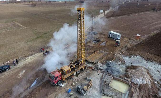 Jeotermal enerji konut ve seraları ısıtırken, termal turizme katkı sağlıyor