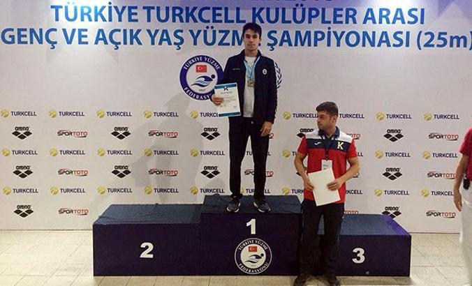 Baturalp Ünlü'nün havuzda rekor yılı