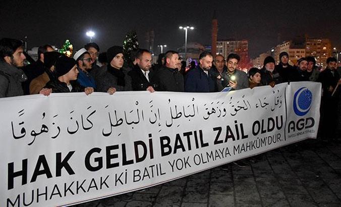AGD Mekke'nin fethini kutladı, yılbaşı eğlencelerine tepki gösterdi