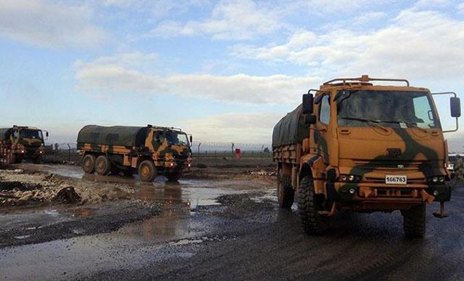 Suriye sınırına askeri sevkiyat sürüyor