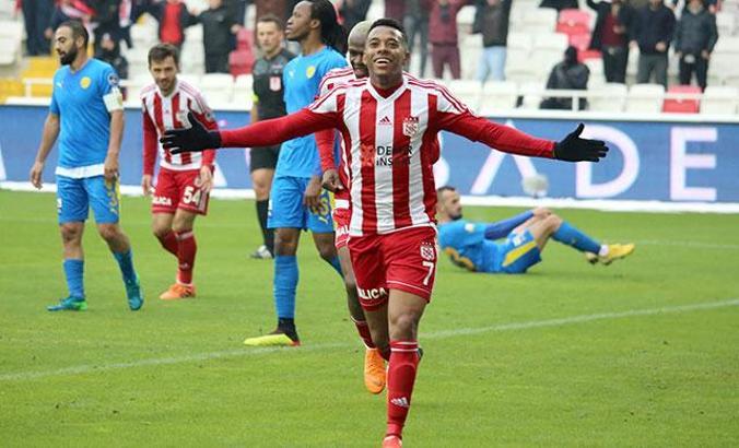 Robinho için Fenerbahçe ve Galatasaray devrede!