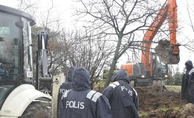 Kayıp anne- kızın cesetlerinin bulunması için kazı başlatıldı