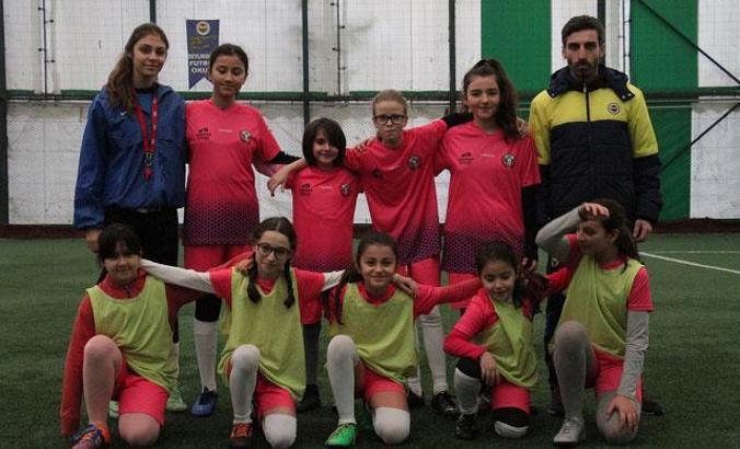 Kadınların futbola olan ilgisi artıyor