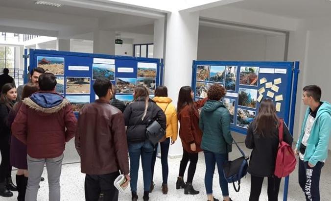 Atıklar sanatsal bir bakış açısıyla fotoğraflanarak sergilendi