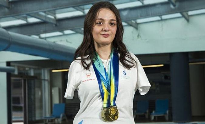 Paralimpik Milli Yüzücü Sümeyye Boyacı'ya sponsor desteği