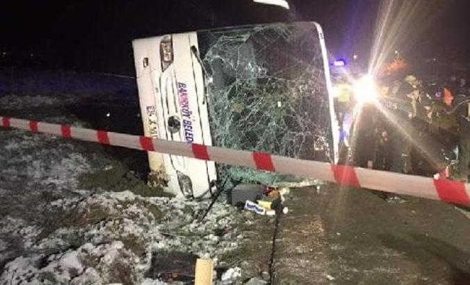 Amasya'da otobüs devrildi: 2 ölü, 15 yaralı