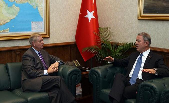 ABD'li Senatör Graham, Milli Savunma Bakanı Akar'ı ziyaret etti