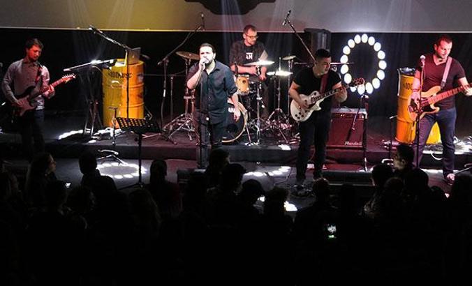 Denizli'de 5 avukatın kurduğu müzik grubuna büyük ilgi