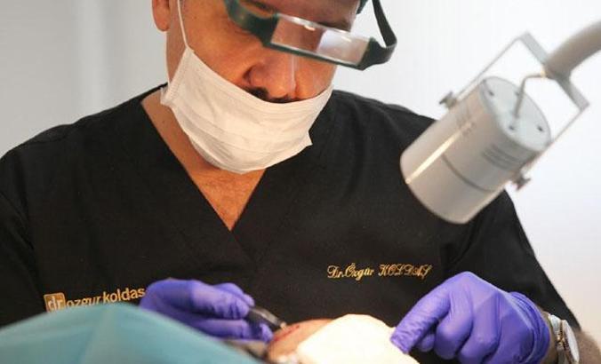 'Doğru yer ve teknikle saç ekimi yüz güldürür'