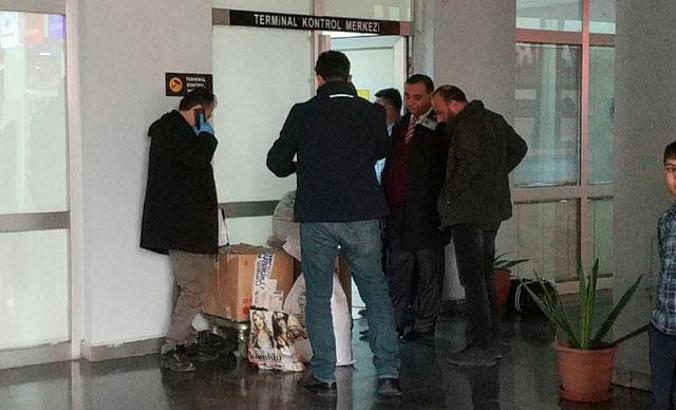 Terminale otobüsle gönderilen koliden el bombası çıktı
