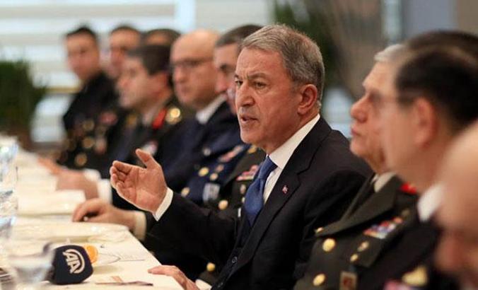 Bakan Akar: Emekli astsubayların özlük hakları için çalışma içindeyiz