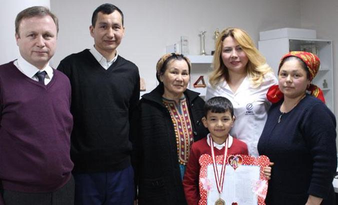 7 yaşındaki Türkmen çocuk ilk kez Türkiye'de duydu