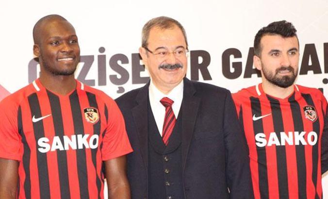Gazişehir Gaziantep'de Moussa Sow ve Erhan Çelenk imzayı attı