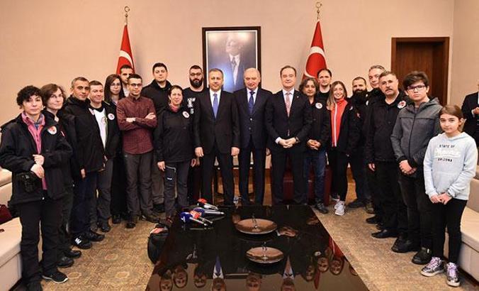 ''3. Ulusal Antartika Bilim Seferi'' ekibinin tarihi yolculuğu başladı