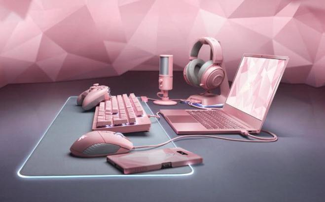 Razer'dan Sevgililer Günü'ne özel pembe ürünler geldi
