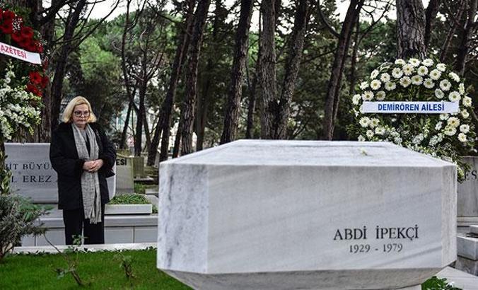 Abdi İpekçi mezarı başında anıldı