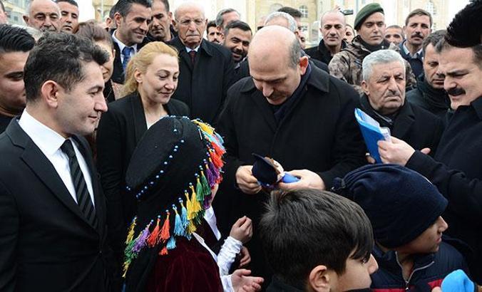 Bakan Soylu: Çocuklarımızın eline kalaşnikof değil, bilgisayar ve kalem verilmeli