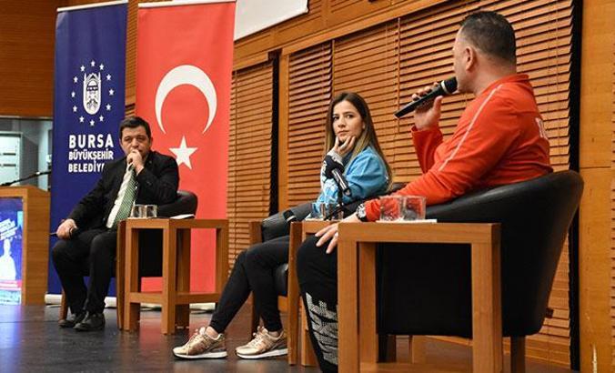 Milli karateci Arapoğlu, gençlerle buluştu