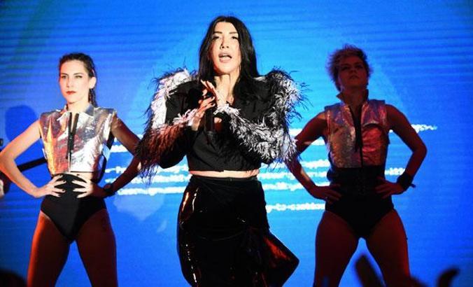 Hande Yener: Biz alkış bağımlısı zavallılarız