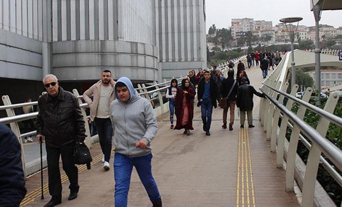 Yaya geçidi için yüksek eğim tepkisi