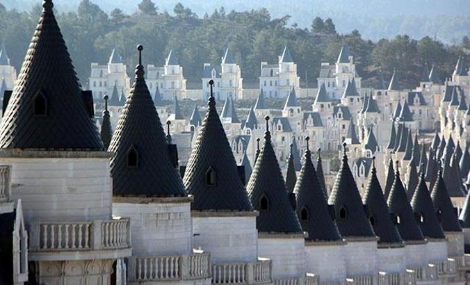 Mudurnu'daki şato gibi villalara yatırım iddiası