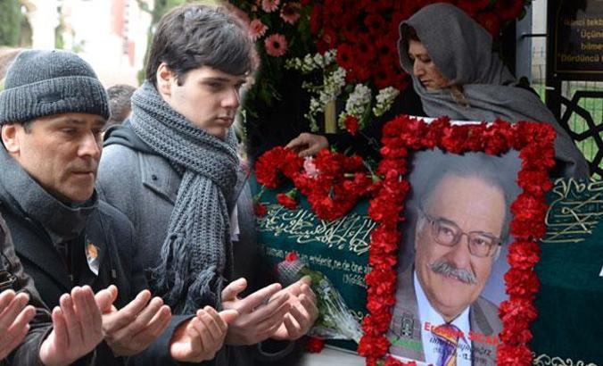 Usta tiyatro oyuncusu Erdoğan Sıcak son yolculuğuna uğurlandı