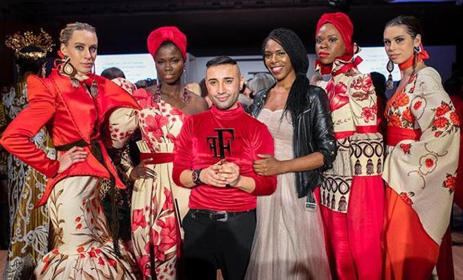 Türk modacı Londra Moda Haftası’nda nostaljik Türk perdeleri ile ödül aldı