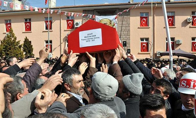 Şehit Uzman Çavuş Mehmet Han'ı son yolculuğuna 5 bin kişi uğurladı