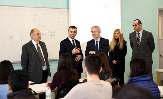 Rus Rektör Esenyurt Üniversitesi öğrencileriyle buluştu