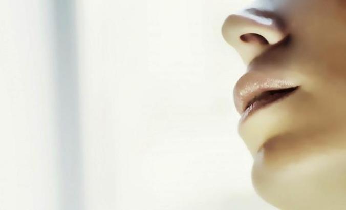 "Burun ameliyatı öncesi sigarayı bırakın"