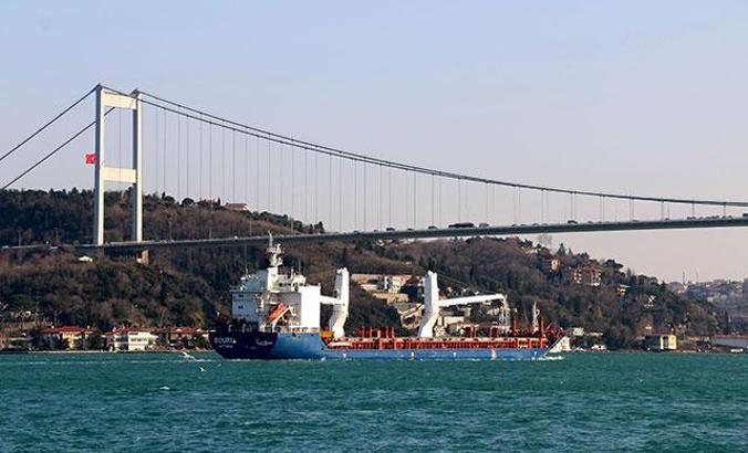 Suriye kargo gemisi İstanbul Boğazı'ndan geçti