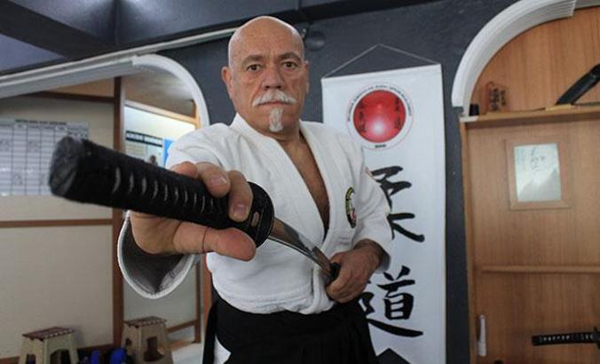 65'lik 'Ninja Burhan' tecrübelerini gençlerle paylaşıyor