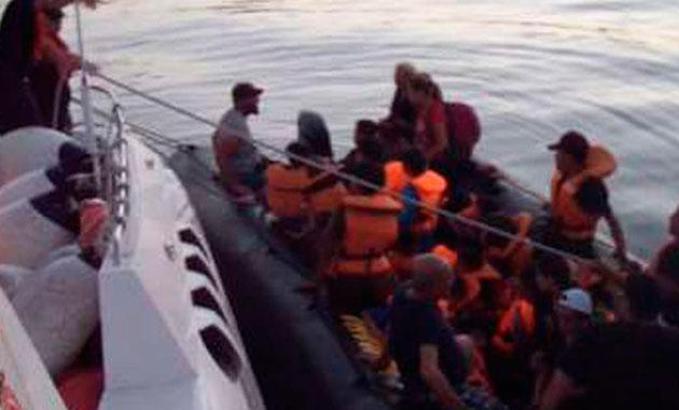 Sığınmacı taşıyan kayık devrildi: 2’si çocuk, 3 kişi öldü