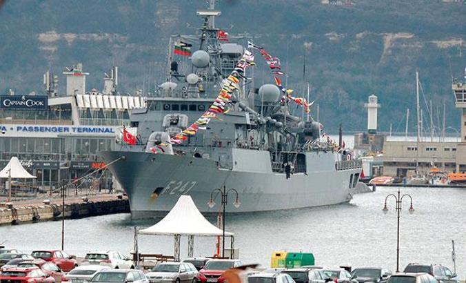 Türk savaş gemileri Bulgaristan'ın Varna Limanı'nda