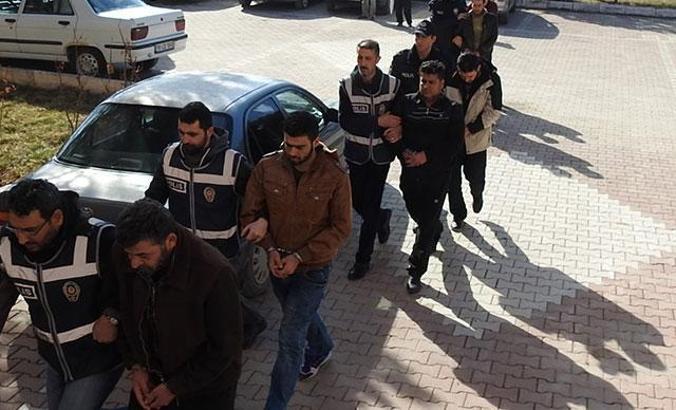 Tarım işçisi çift cinayetinde 8 Suriyeli gözaltında; Ceset fotoğraflarını aileye göndermiş