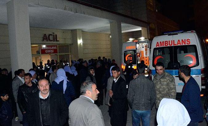 Kaza yapıp, otomobillerinden inerek tartışanlara başka bir otomobil çarptı: 3 ölü, 5 yaralı