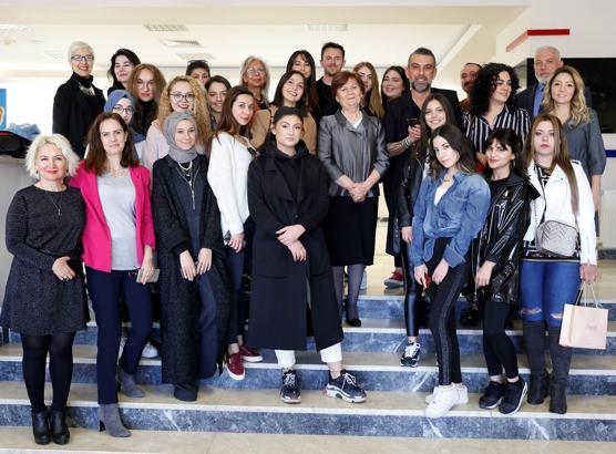 Ünlü modacı Hakan Akkaya, öğrencilerle buluştu