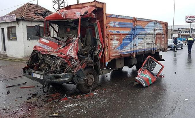 Kayseri'de kamyonlar çarpıştı: 1 yaralı