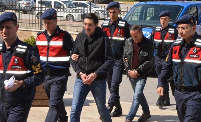 Dolandırıcılık çetesi çökertildi, çete lideri ATM'den parayı çekerken yakalandı