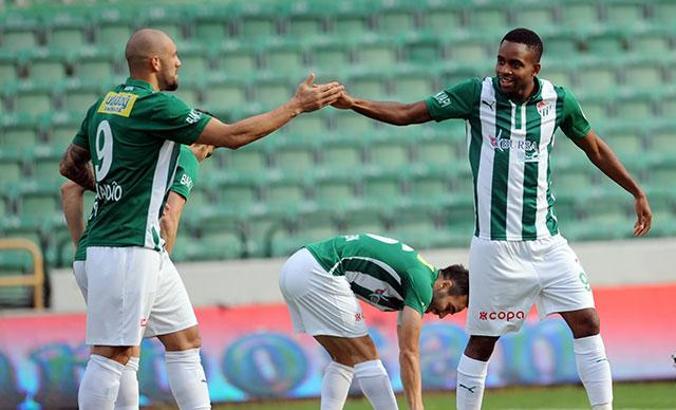 Bursaspor, Fernandao-Bakambu ikilisini mumla arıyor